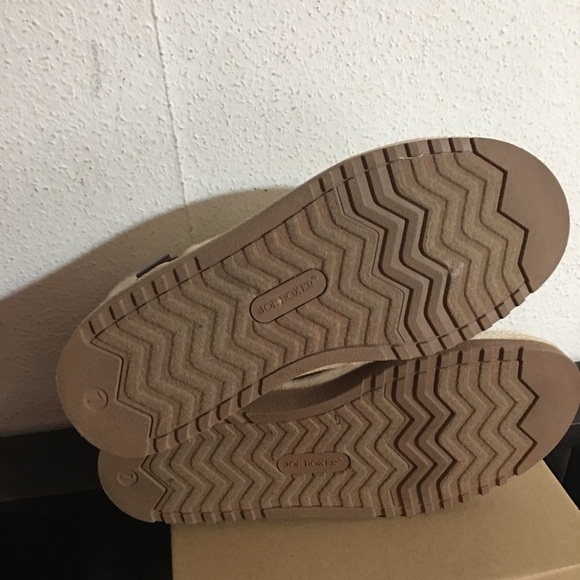 💚 BOGO Joe Boxer Cream Slip On Ankle Winter Boots: Size 7 - Picture 8 of 11